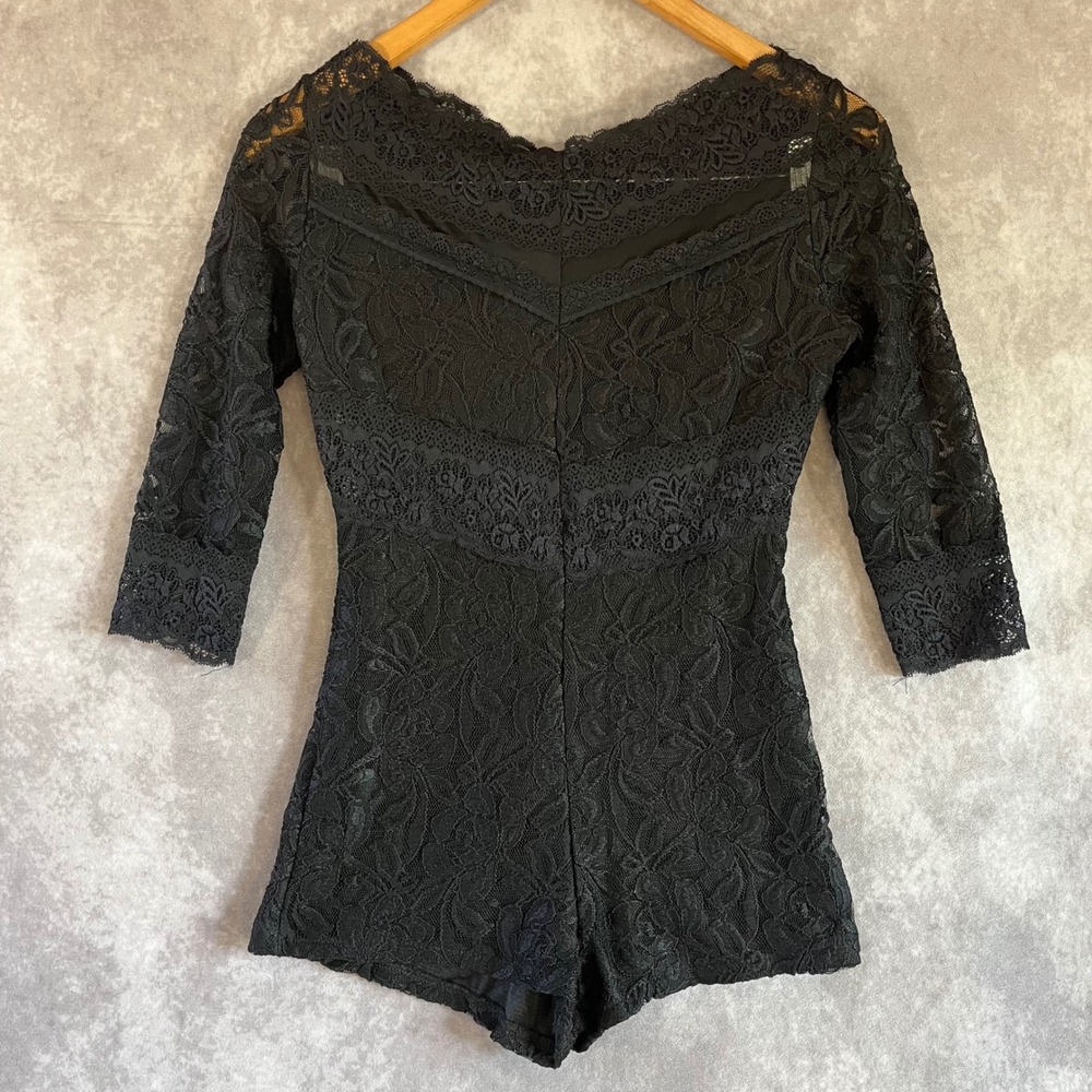 Floral Lace Romper Womens Small Black 3/4 Sleeve Scalloped V-Neck Chic Goth